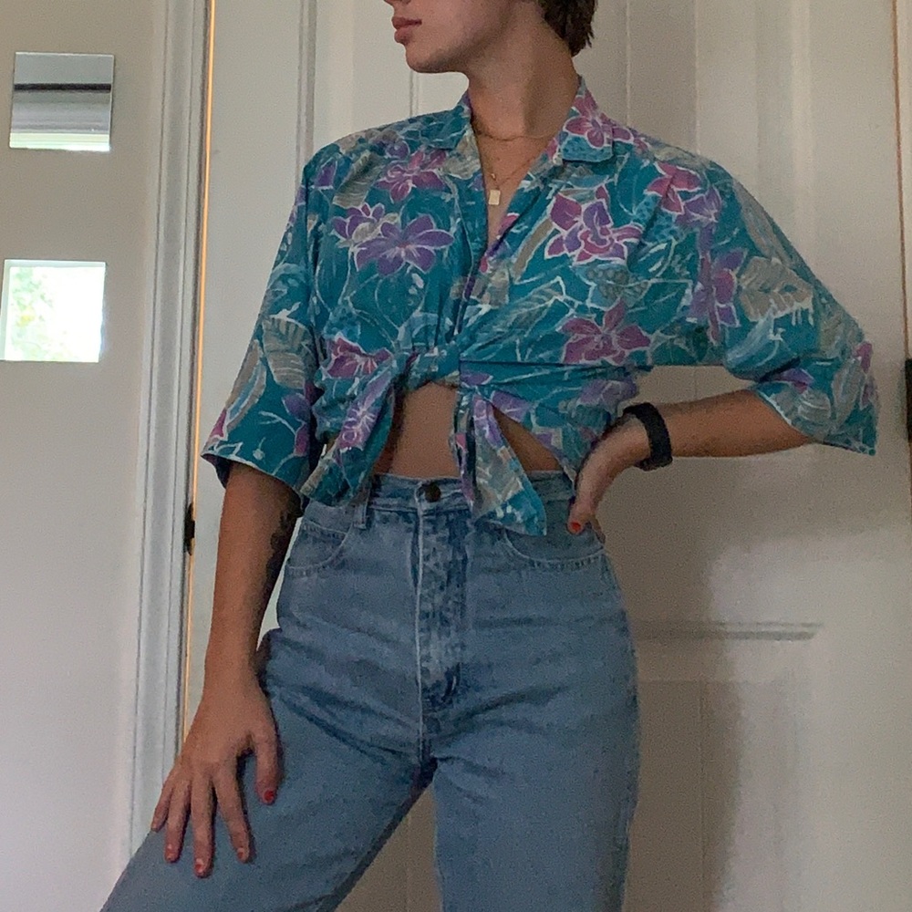 90s BUTTON UP